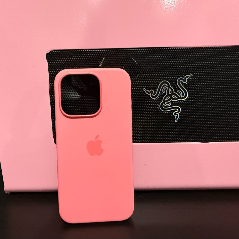 iPhone 15 Pro Apple Silicone Case Pink